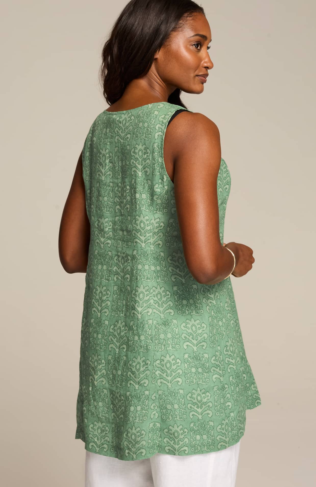 320681_8UZ_BACK.jpg