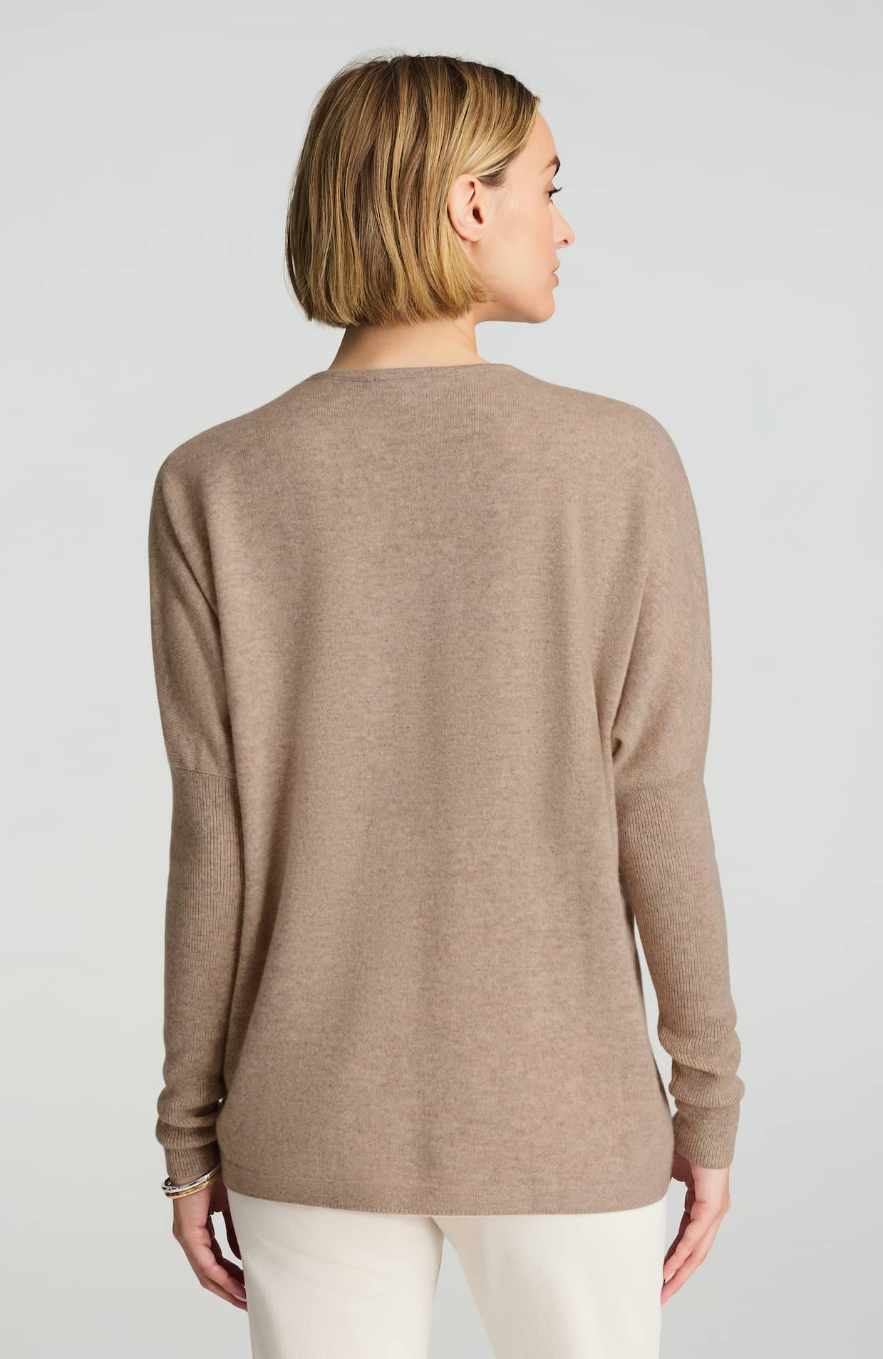330041_AW9_BACK.jpg
