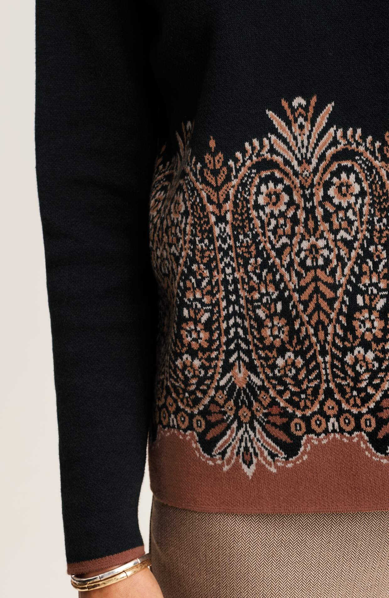 330251_1MF_DETAIL.jpg