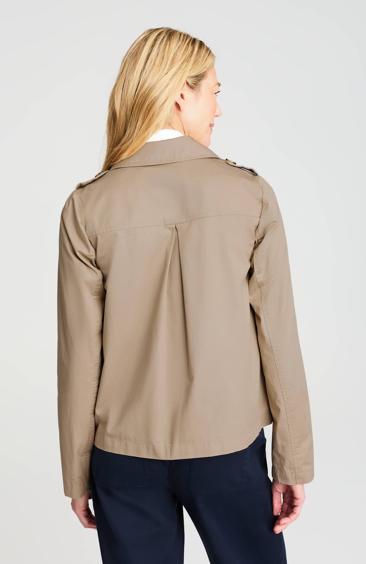 336831_AJA_BACK.jpg