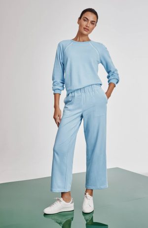 Fit Whipstitched Crops