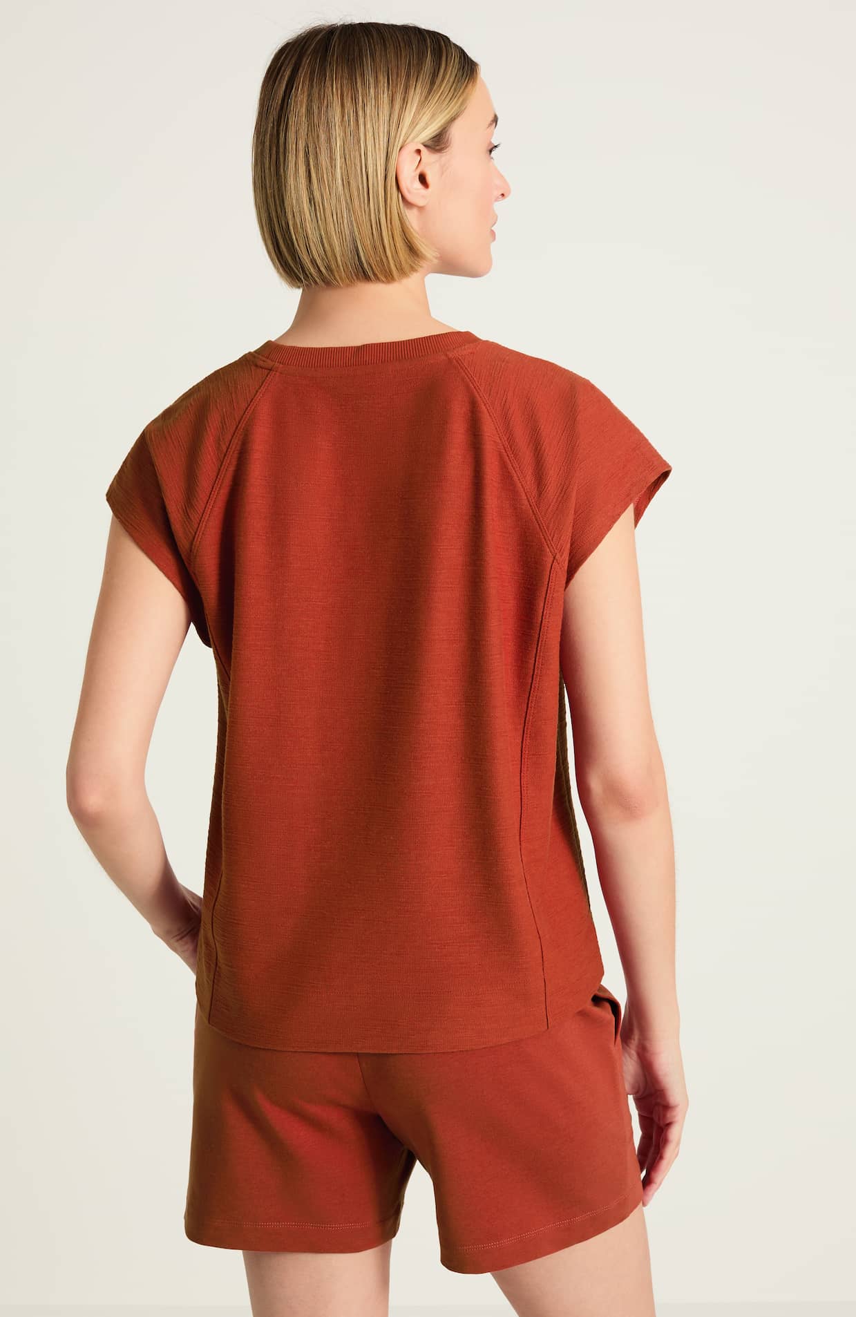 349591_BYN_BACK.jpg