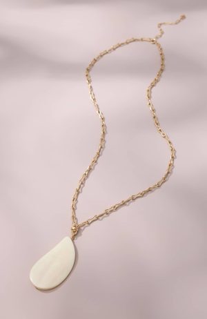 Horn Teardrop Pendant Necklace